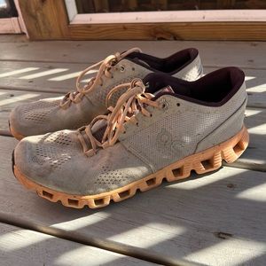 ON Cloud Gladiator Shoes - Peach & Grey